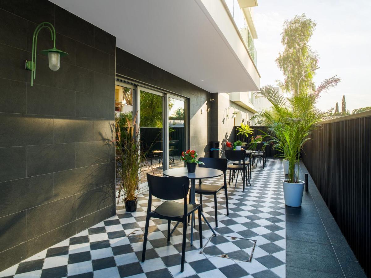 Liv Urban Suites Lárnaca Exterior foto